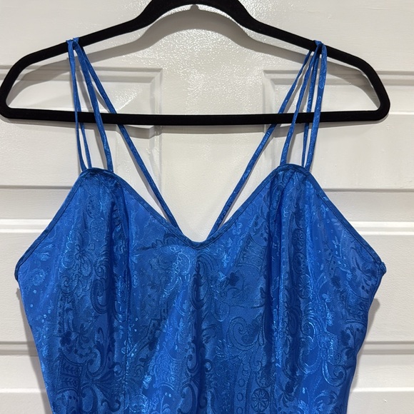 Vintage Victoria Secret Gold Label Floral Brocade Satin Nightie Size Medium - Picture 2 of 8